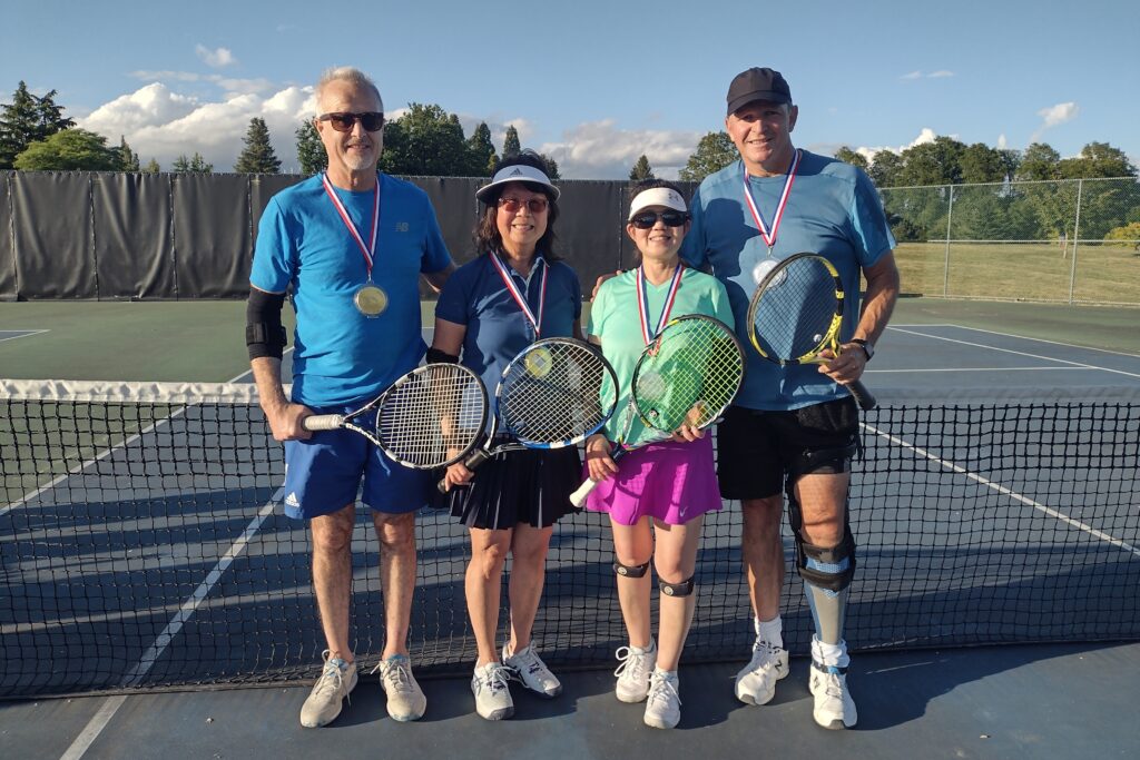 Pictured are
Champions: 
Rosemary Wong and Huitt Tracey
Runners' Up: 
Louisa Tsui and Bruce White